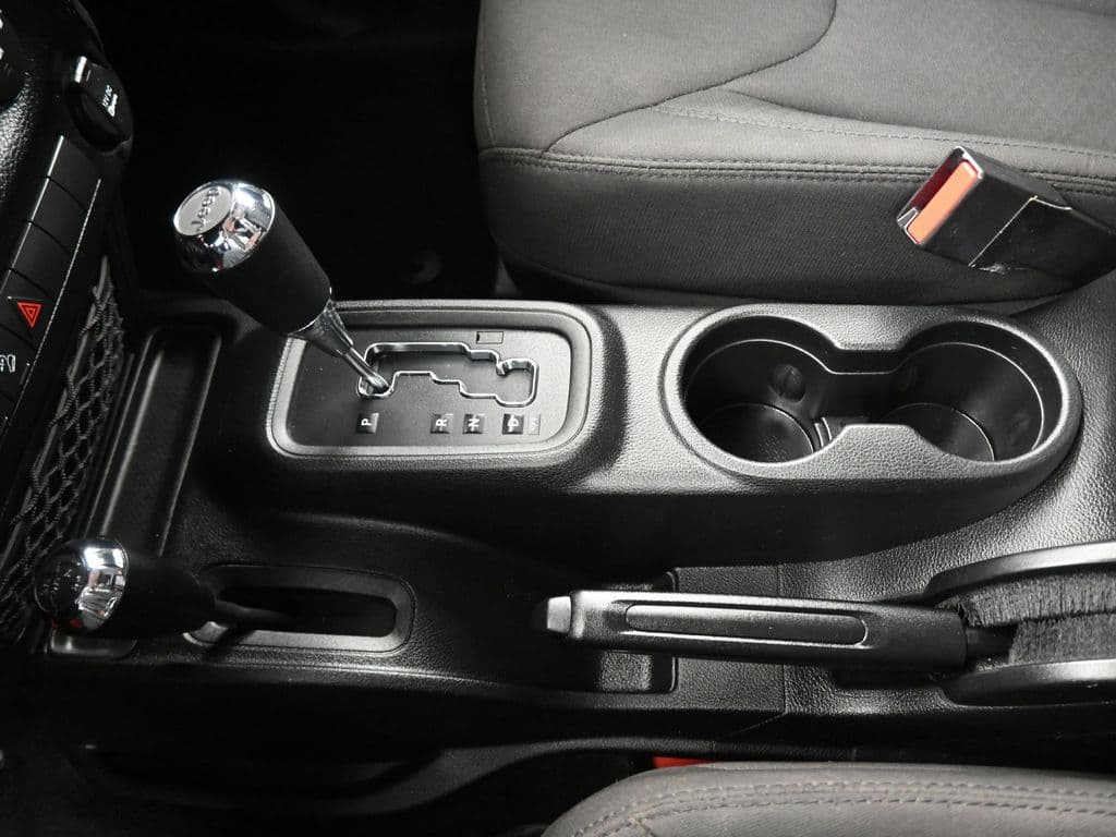 2017 Jeep Wrangler Unlimited Sport, photo 18 of 49