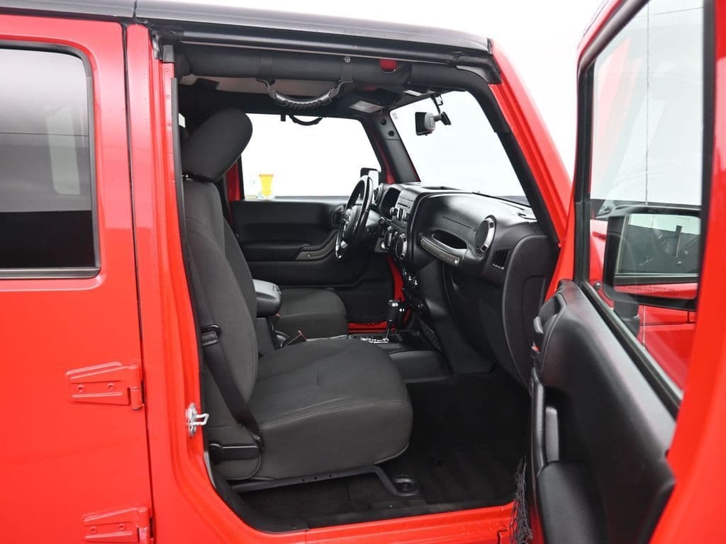 2017 Jeep Wrangler Unlimited Sport, photo 32 of 49