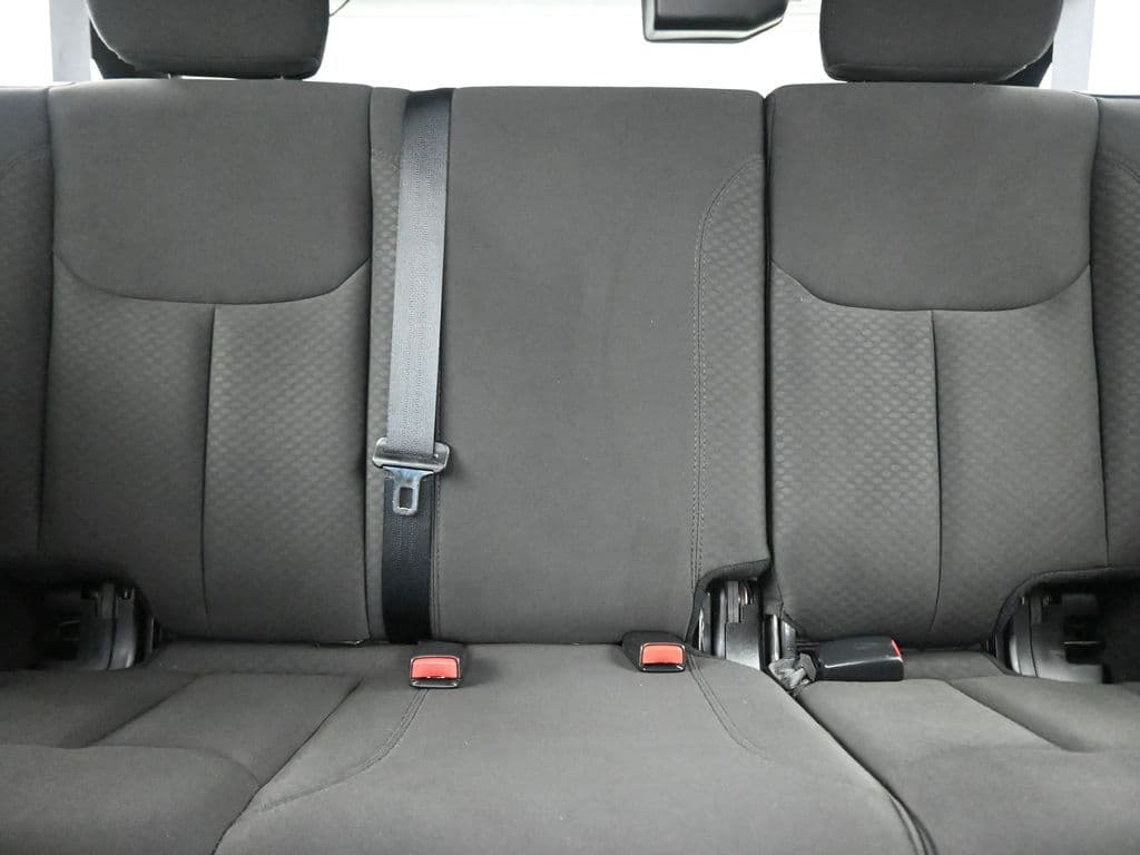 2017 Jeep Wrangler Unlimited Sport, photo 21 of 49