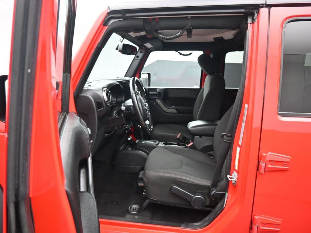 2017 Jeep Wrangler Unlimited Sport, photo 11 of 49