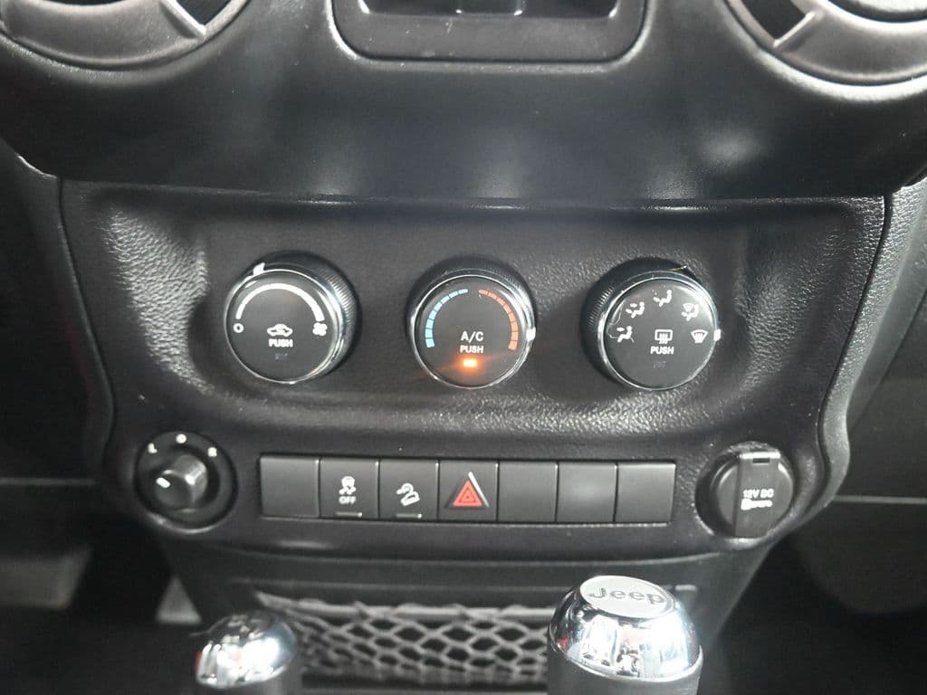 2017 Jeep Wrangler Unlimited Sport, photo 17 of 49