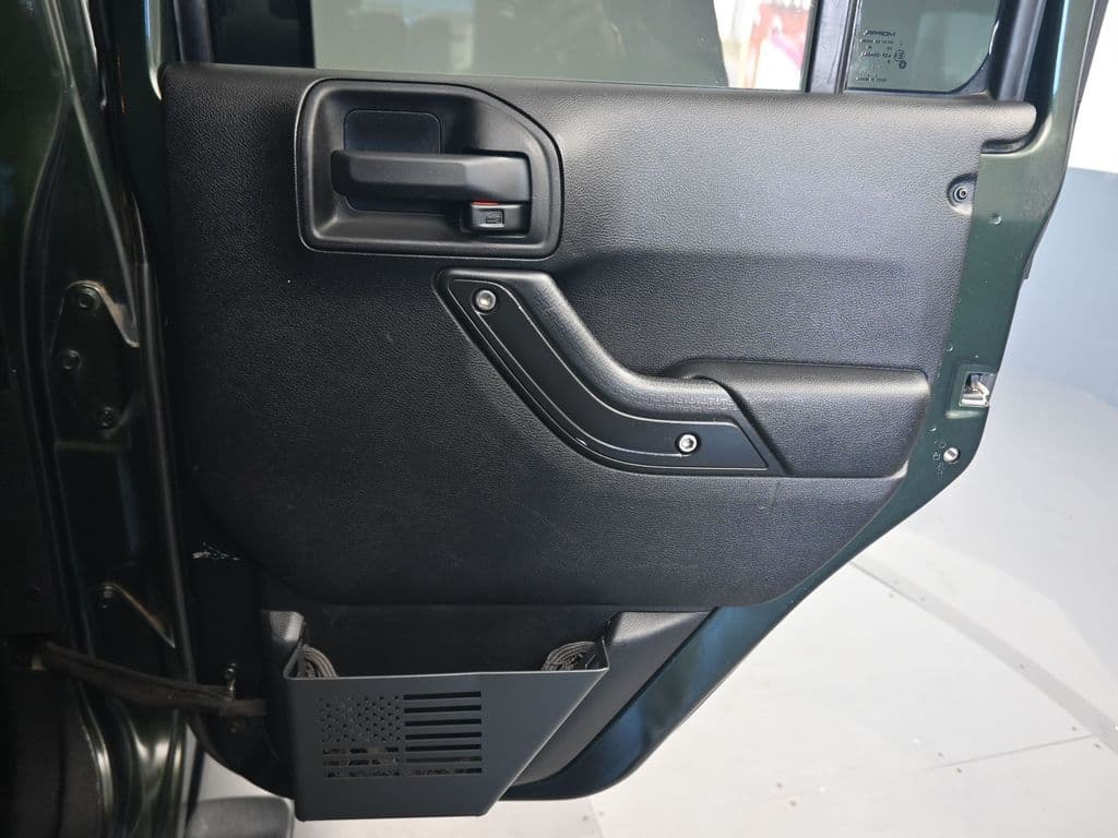 2012 Jeep Wrangler Unlimited Sahara, photo 25 of 44