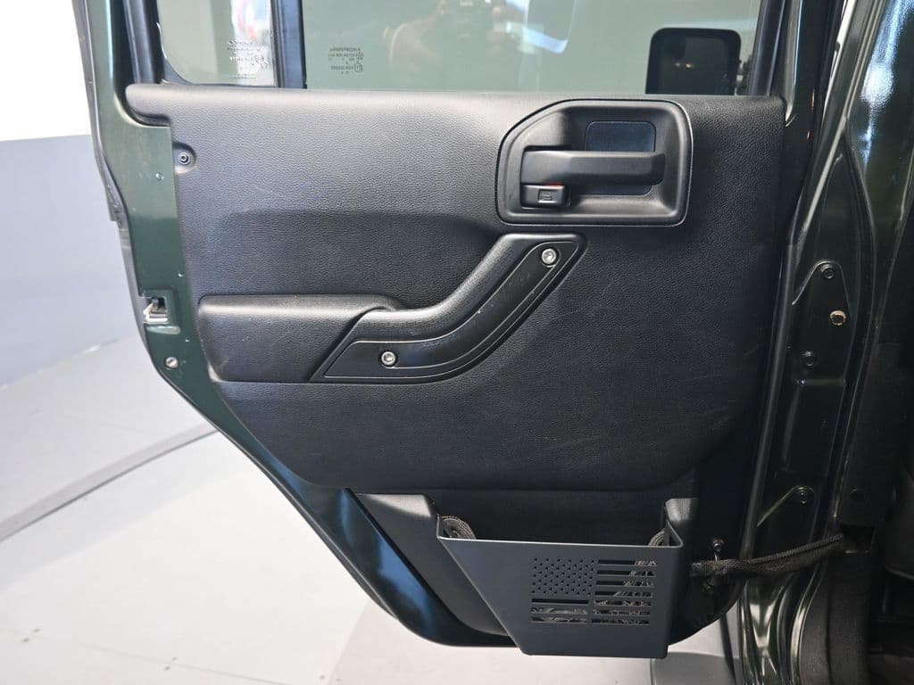 2012 Jeep Wrangler Unlimited Sahara, photo 22 of 44