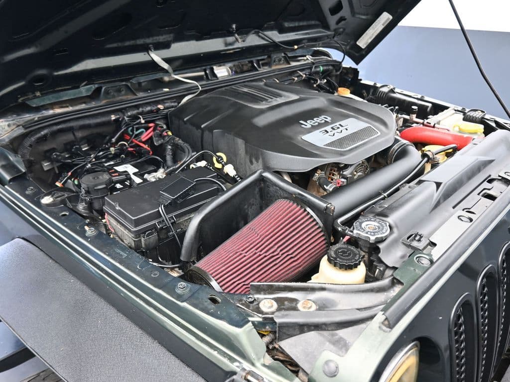 2012 Jeep Wrangler Unlimited Sahara, photo 33 of 44