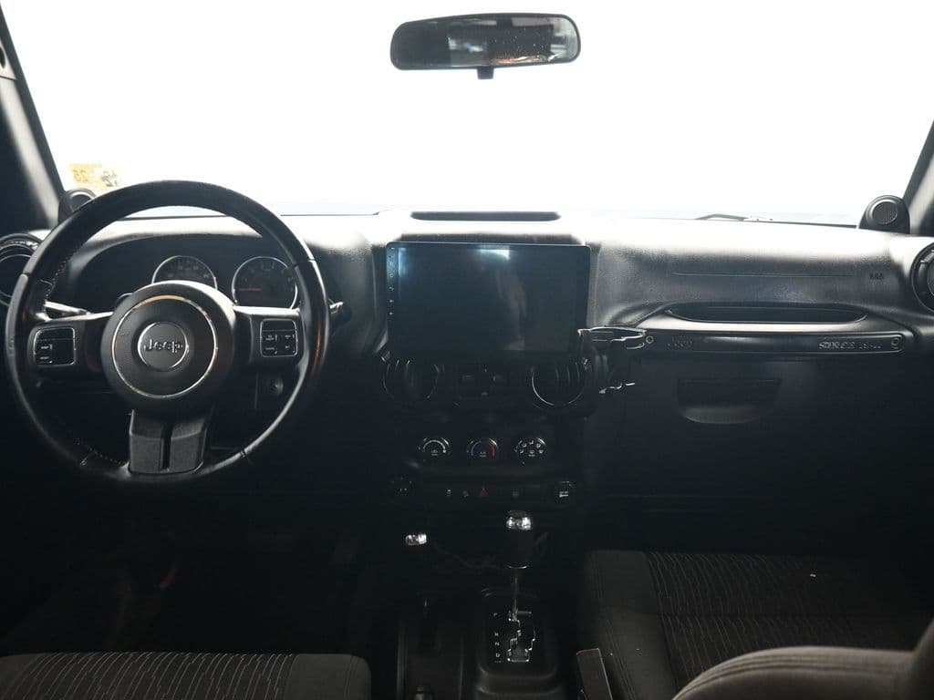 2012 Jeep Wrangler Unlimited Sahara, photo 27 of 44