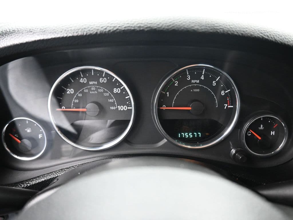 2012 Jeep Wrangler Unlimited Sahara, photo 13 of 44