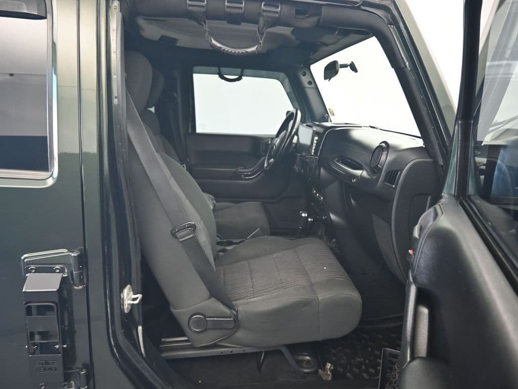 2012 Jeep Wrangler Unlimited Sahara, photo 29 of 44