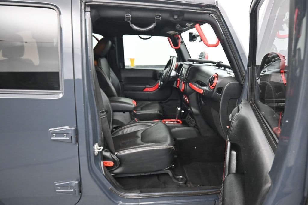 2016 Jeep Wrangler Unlimited Rubicon, photo 32 of 50