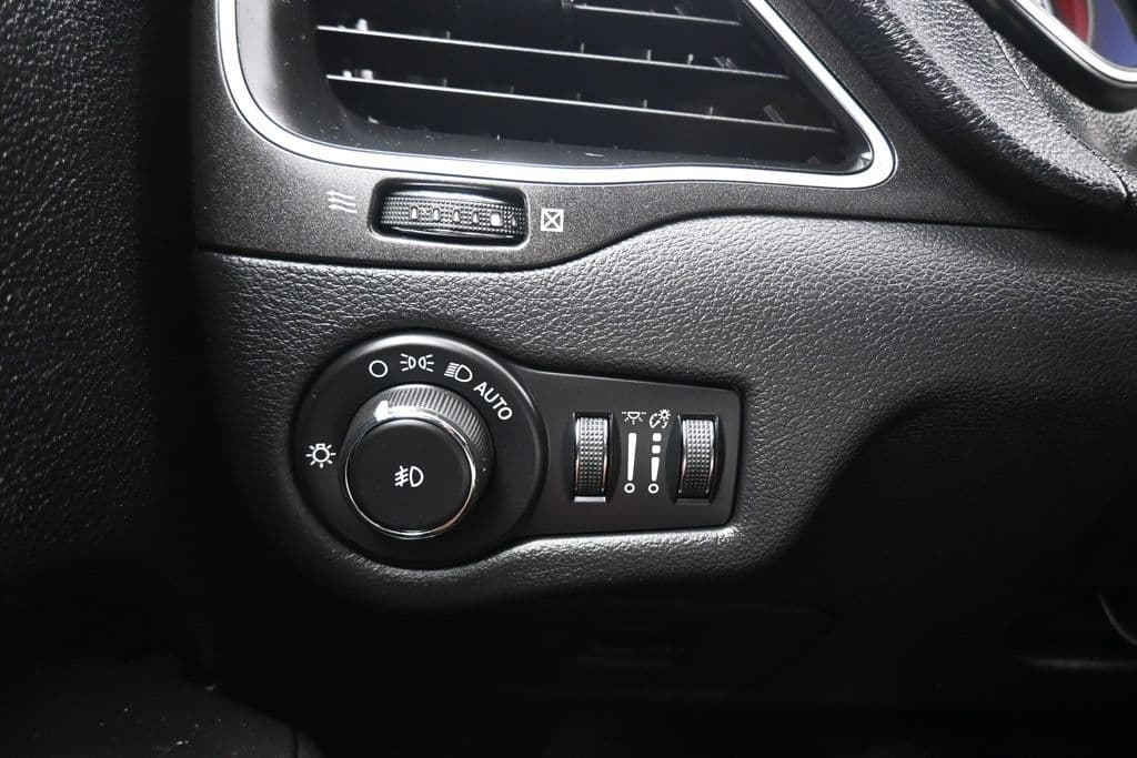 2019 Jeep Cherokee Trailhawk, photo 26 of 59