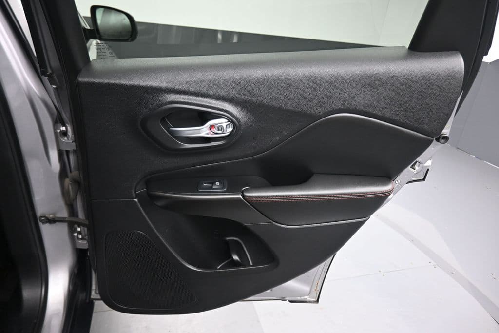 2019 Jeep Cherokee Trailhawk, photo 35 of 59