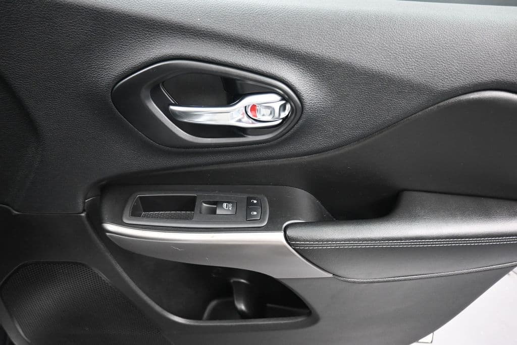 2019 Jeep Cherokee Latitude Plus, photo 41 of 60