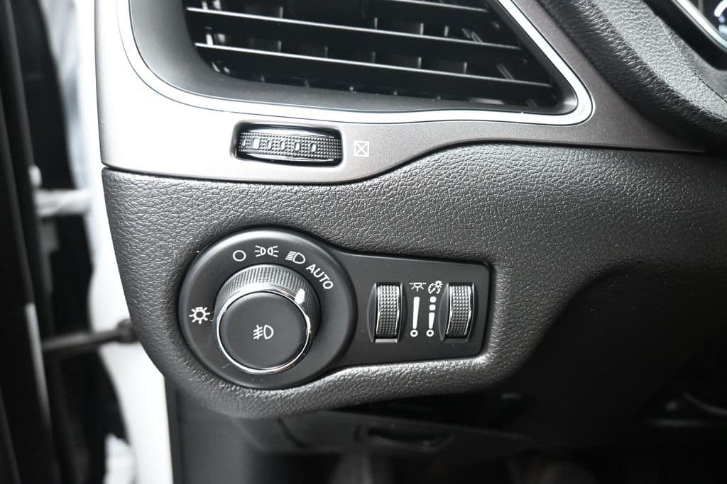 2019 Jeep Cherokee Latitude Plus, photo 27 of 60