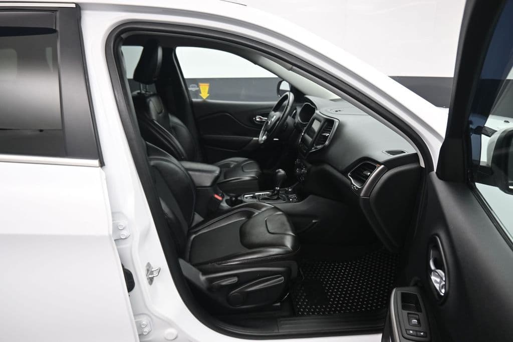 2019 Jeep Cherokee Latitude Plus, photo 42 of 60