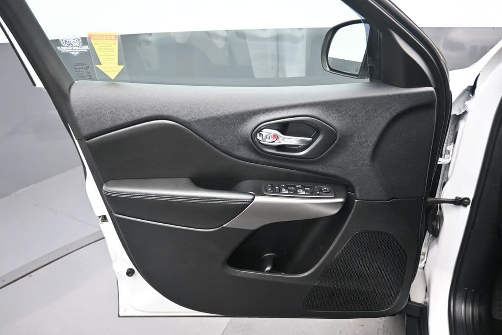 2019 Jeep Cherokee Latitude Plus, photo 9 of 60
