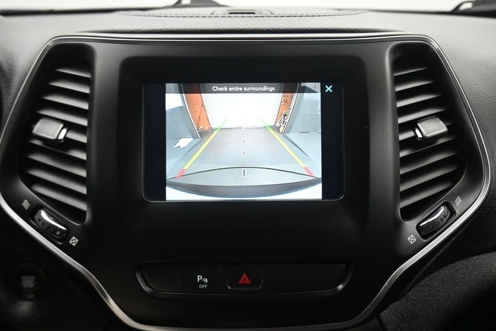 2019 Jeep Cherokee Latitude Plus, photo 19 of 60
