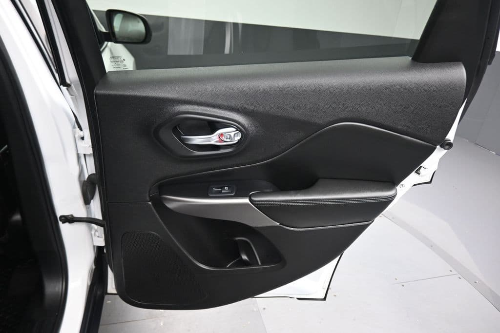 2019 Jeep Cherokee Latitude Plus, photo 36 of 60
