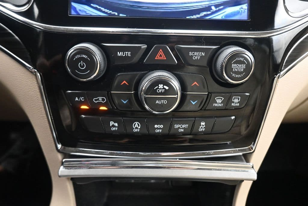 2019 Jeep Grand Cherokee Limited, photo 21 of 64