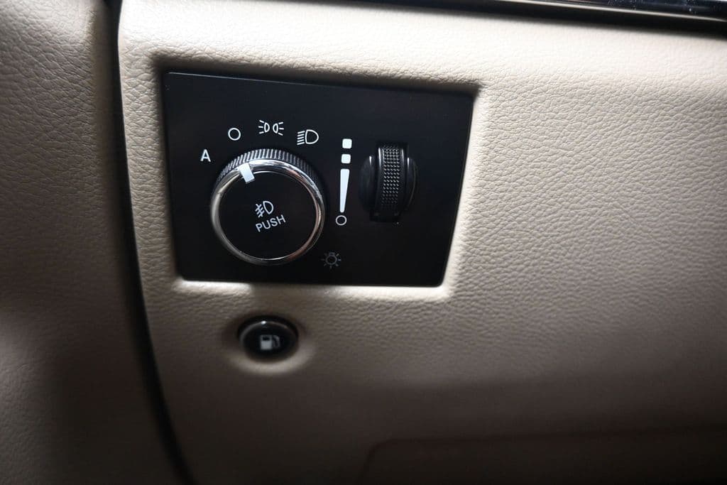 2019 Jeep Grand Cherokee Limited, photo 27 of 64
