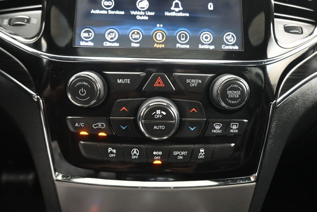 2020 Jeep Grand Cherokee Limited, photo 21 of 61
