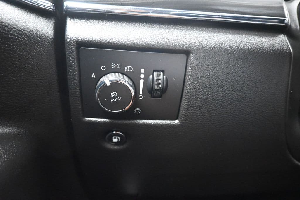 2020 Jeep Grand Cherokee Limited, photo 26 of 61