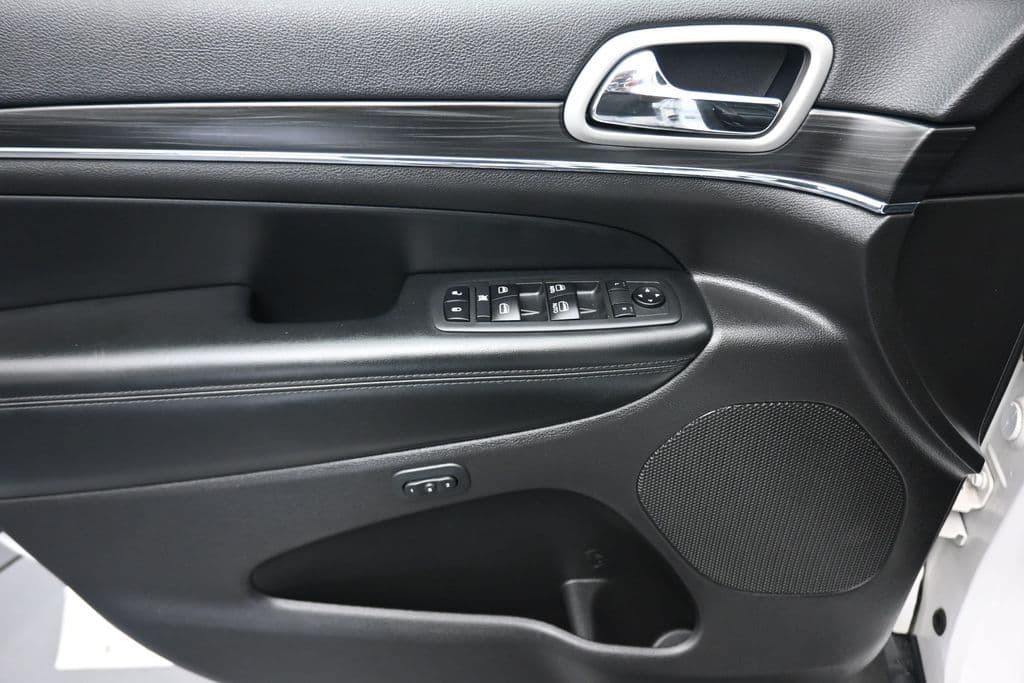 2020 Jeep Grand Cherokee Limited, photo 10 of 61