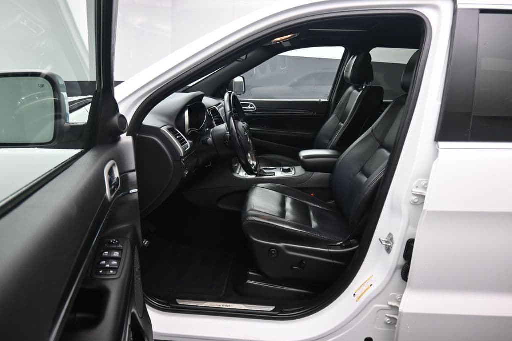 2020 Jeep Grand Cherokee Limited, photo 11 of 61