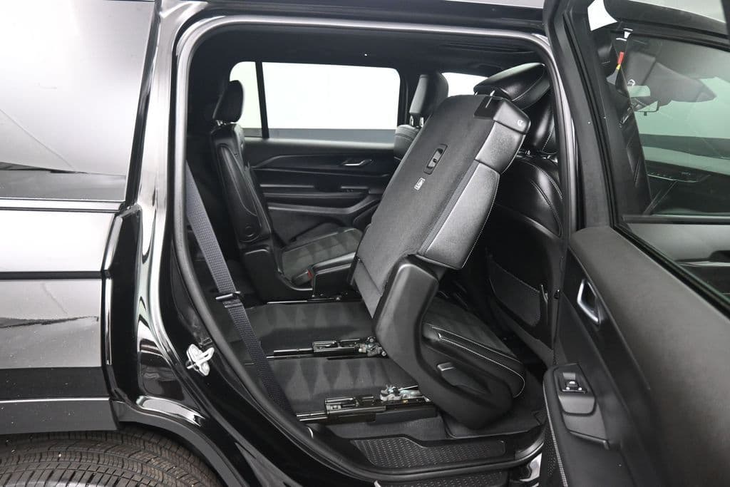 2025 Jeep Grand Cherokee L Altitude X, photo 48 of 73