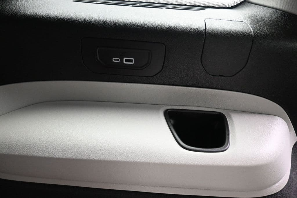 2021 Jeep Grand Cherokee L Overland, photo 46 of 79
