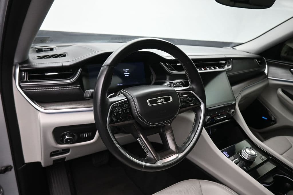 2021 Jeep Grand Cherokee L Overland, photo 14 of 79