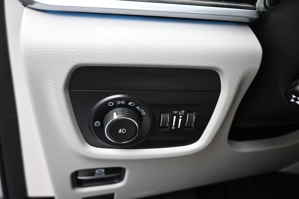 2021 Jeep Grand Cherokee L Overland, photo 33 of 79