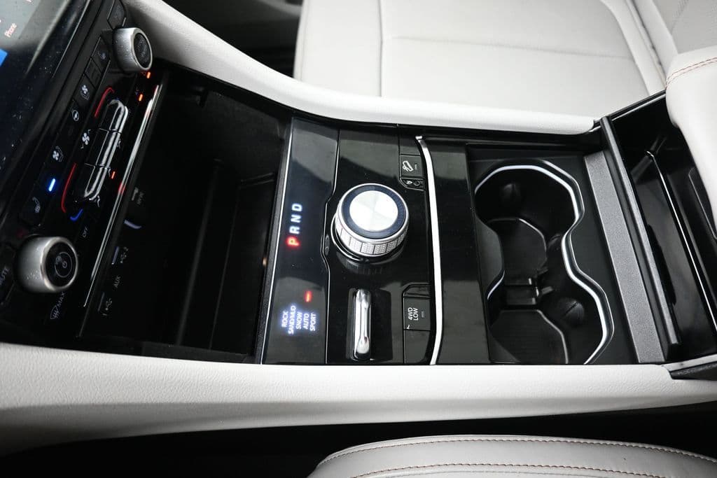 2021 Jeep Grand Cherokee L Overland, photo 29 of 79