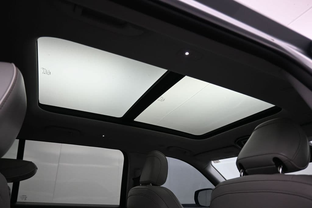 2021 Jeep Grand Cherokee L Overland, photo 56 of 79