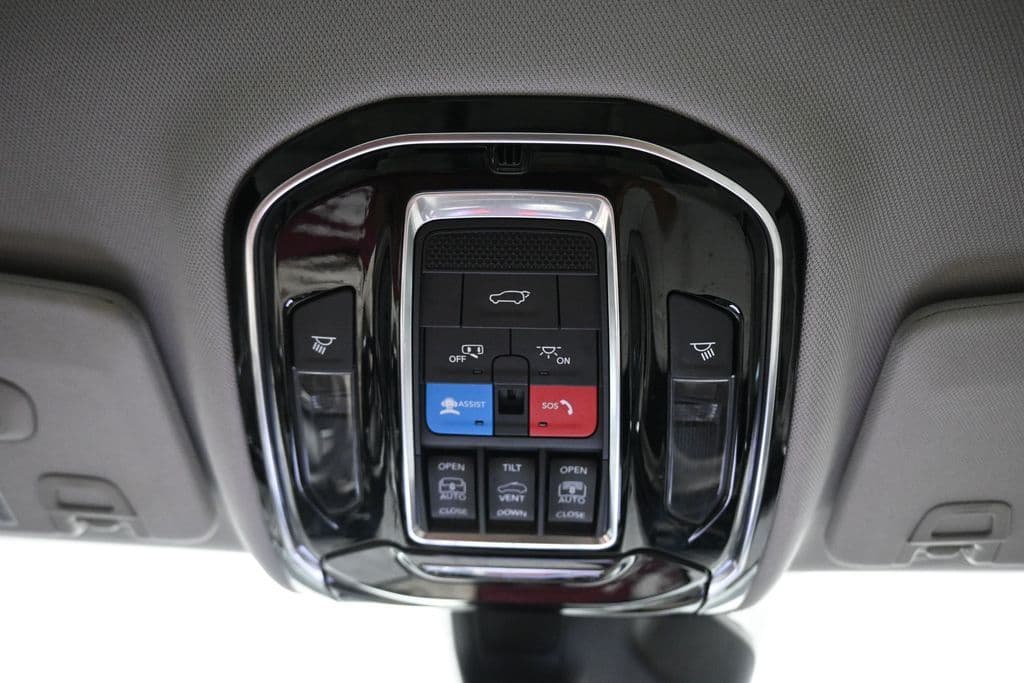 2021 Jeep Grand Cherokee L Overland, photo 31 of 79