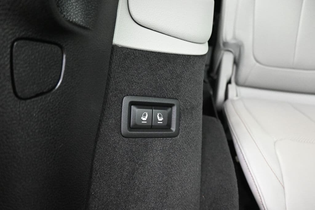 2021 Jeep Grand Cherokee L Overland, photo 54 of 79