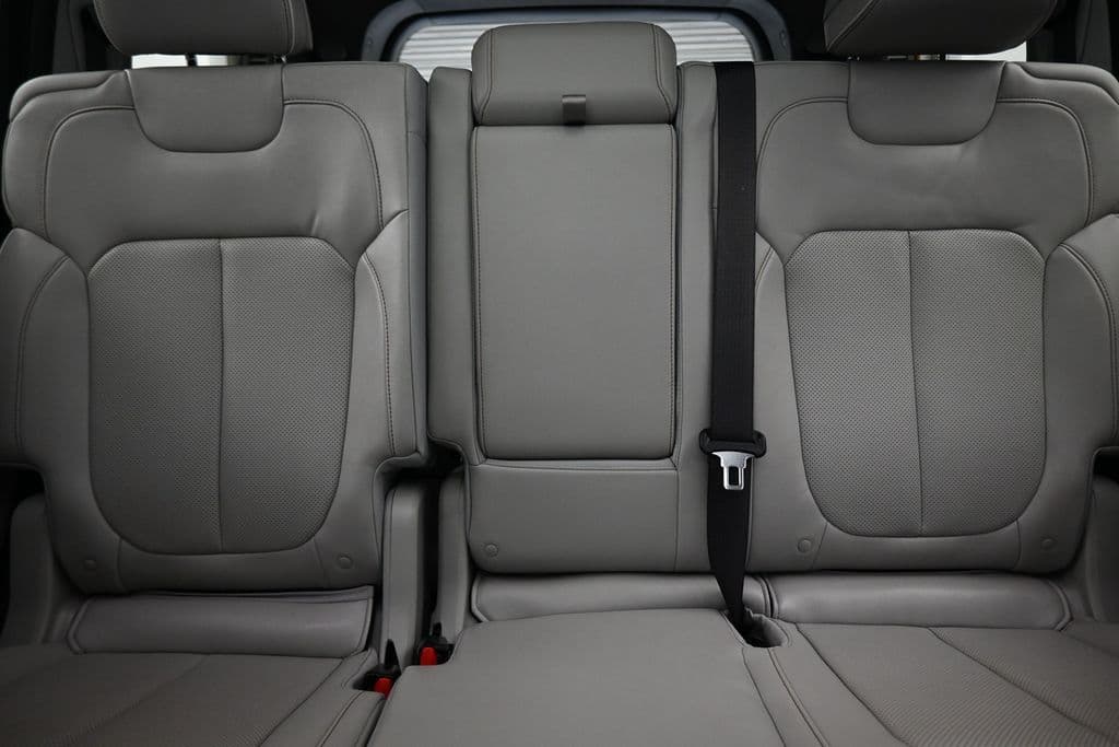 2021 Jeep Grand Cherokee L Overland, photo 35 of 79