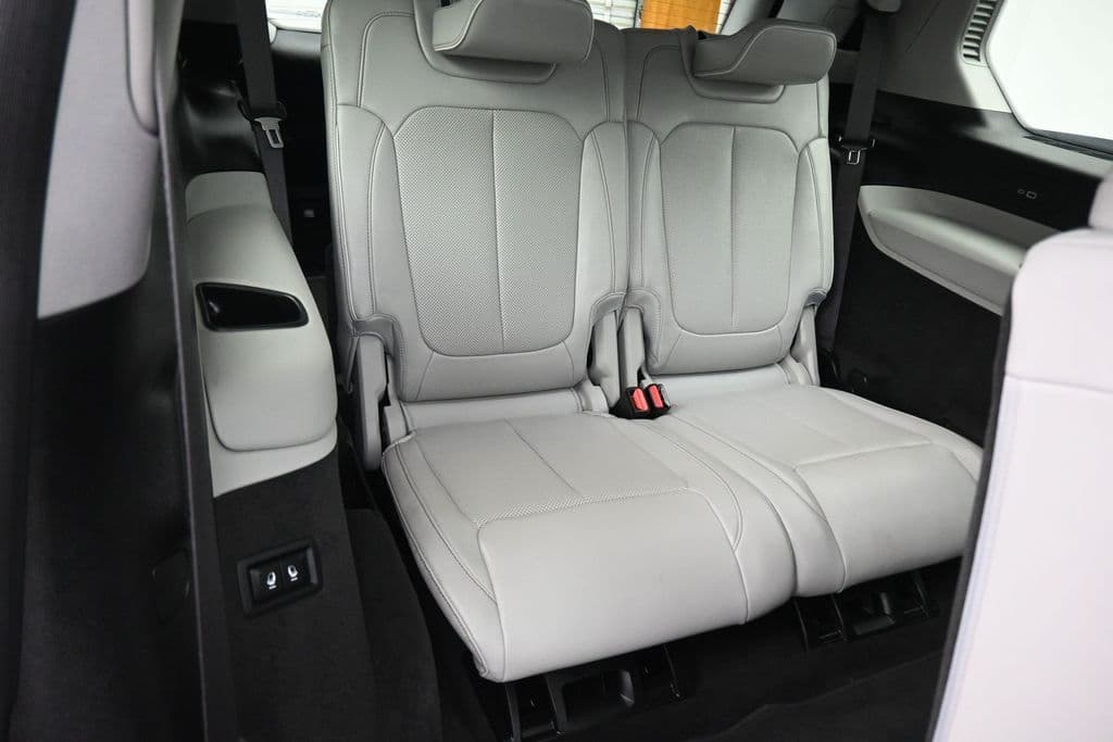2021 Jeep Grand Cherokee L Overland, photo 53 of 79