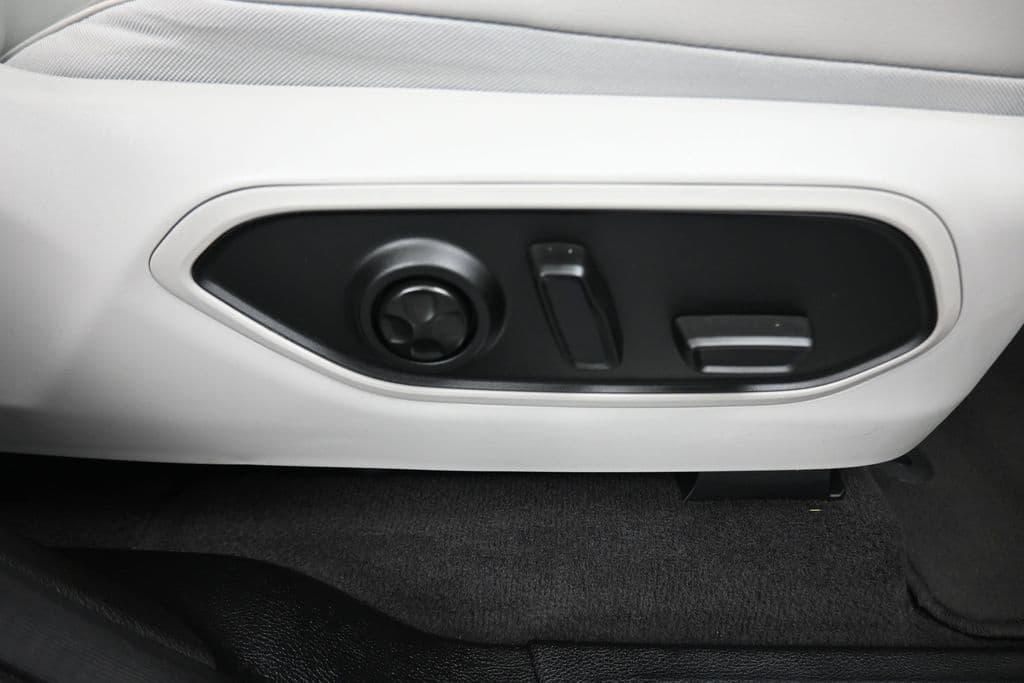 2021 Jeep Grand Cherokee L Overland, photo 60 of 79