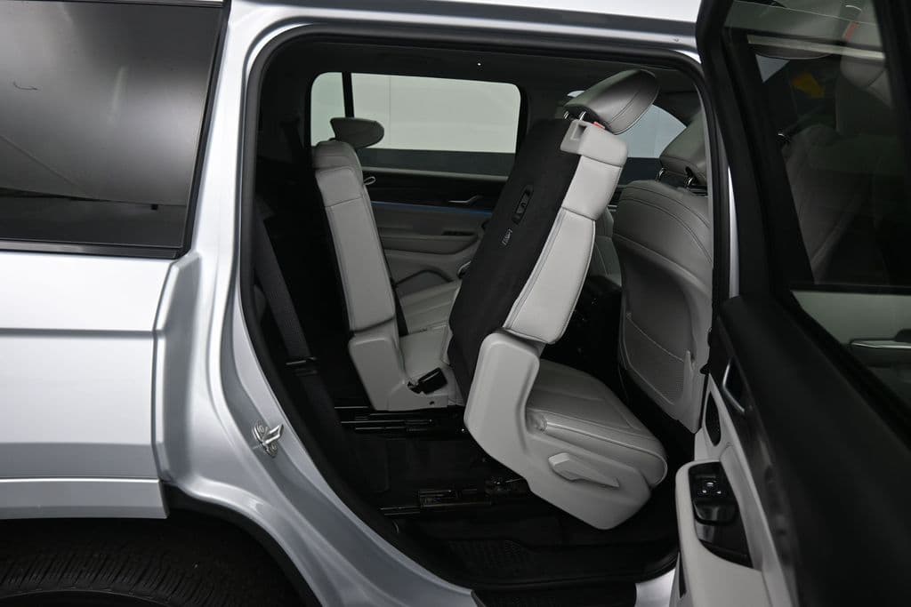 2021 Jeep Grand Cherokee L Overland, photo 52 of 79