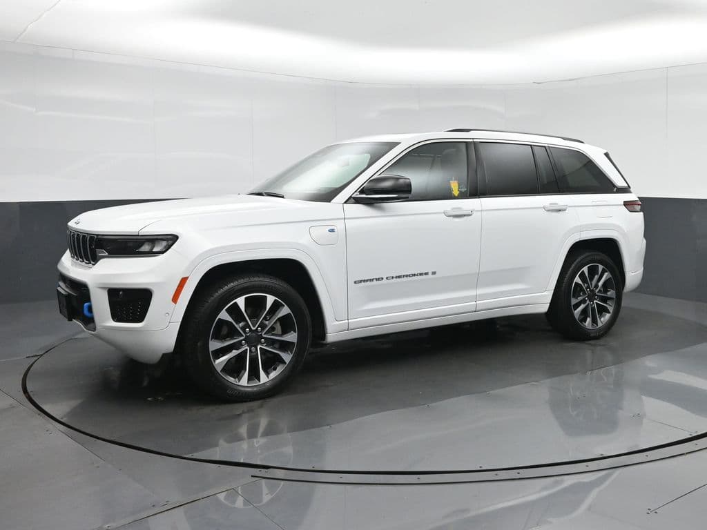 2023 Jeep Grand Cherokee Overland 4xe, photo 3 of 71