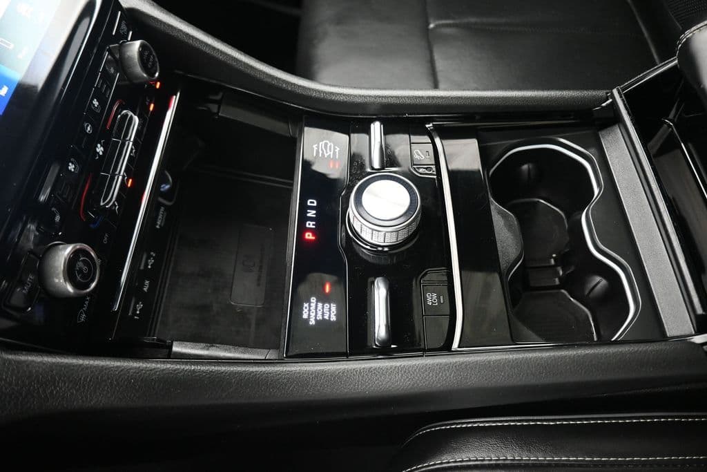 2023 Jeep Grand Cherokee Overland 4xe, photo 30 of 71