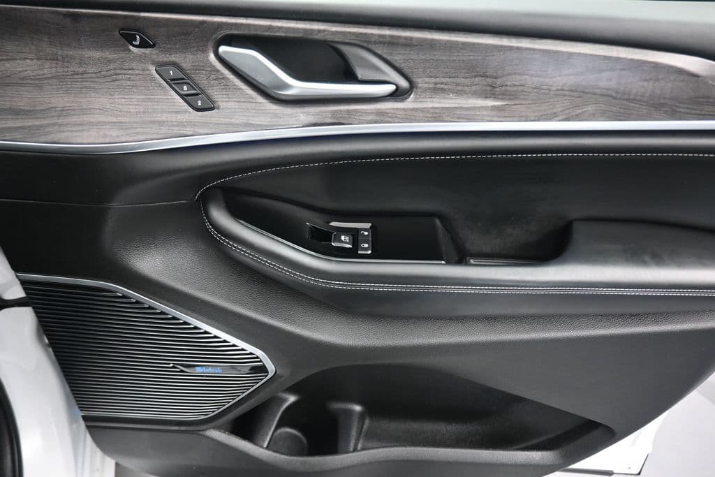 2023 Jeep Grand Cherokee Overland 4xe, photo 51 of 71