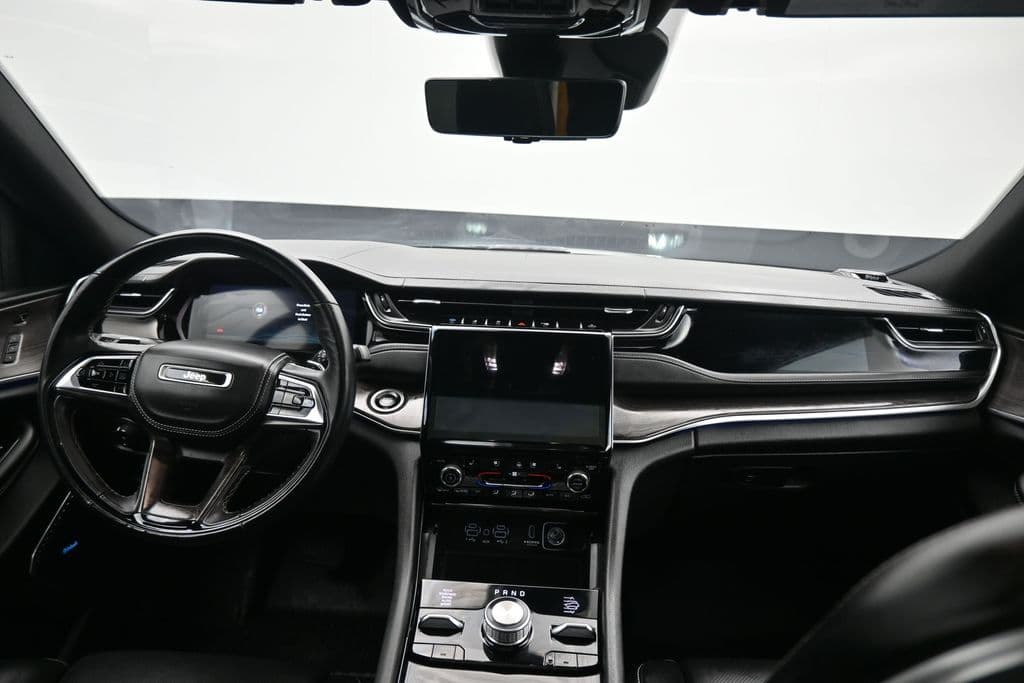 2023 Jeep Grand Cherokee Overland 4xe, photo 48 of 71