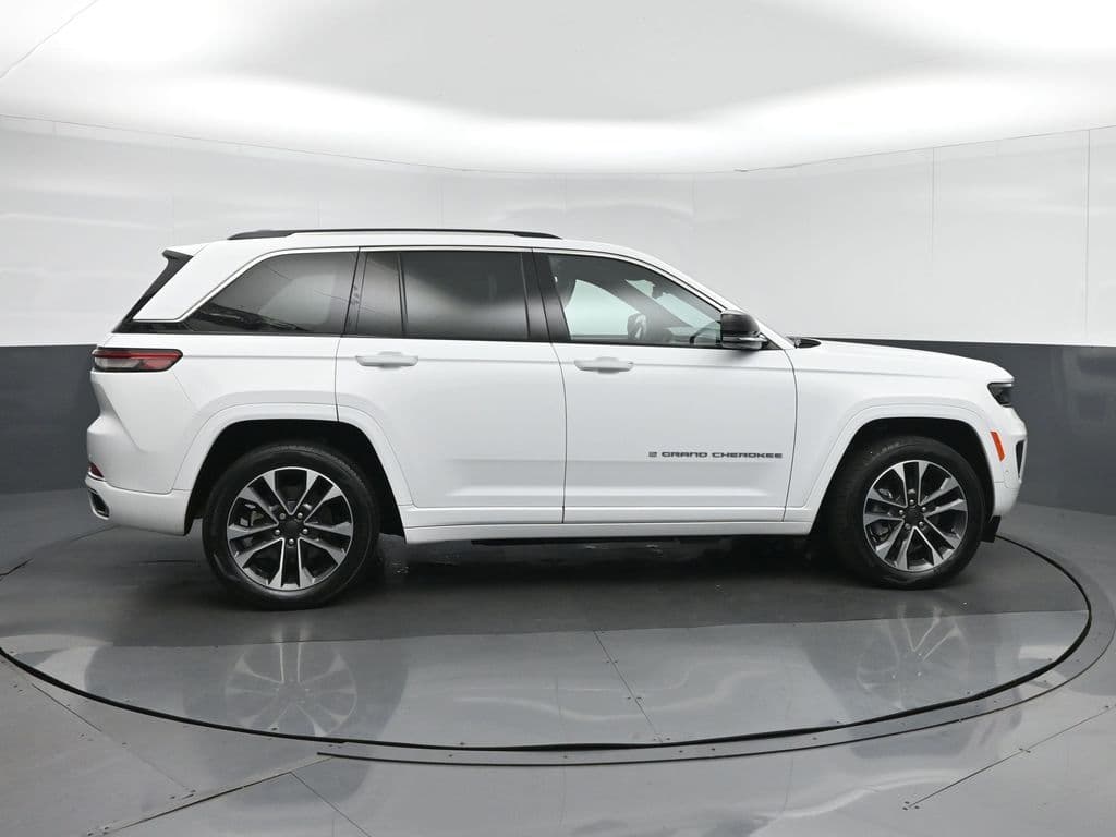2023 Jeep Grand Cherokee Overland 4xe, photo 8 of 71