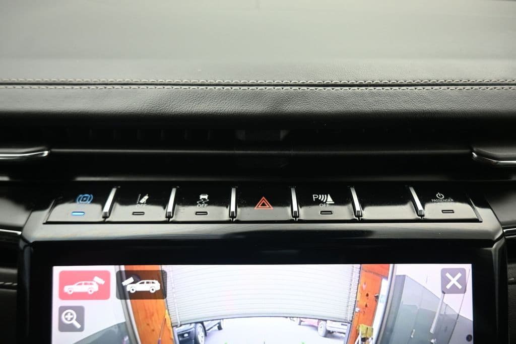 2023 Jeep Grand Cherokee Overland 4xe, photo 27 of 71