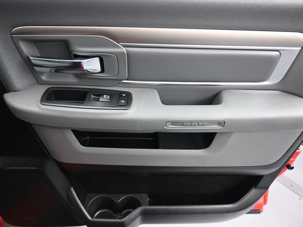 2018 RAM 1500 SLT, photo 39 of 57