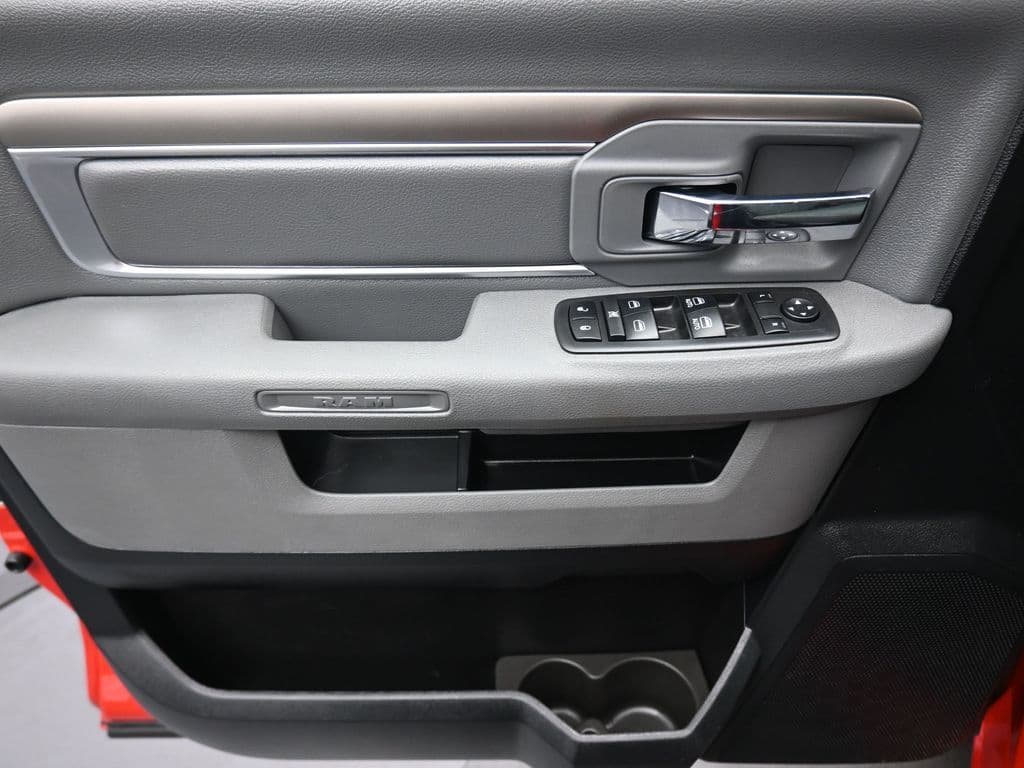 2018 RAM 1500 SLT, photo 10 of 57