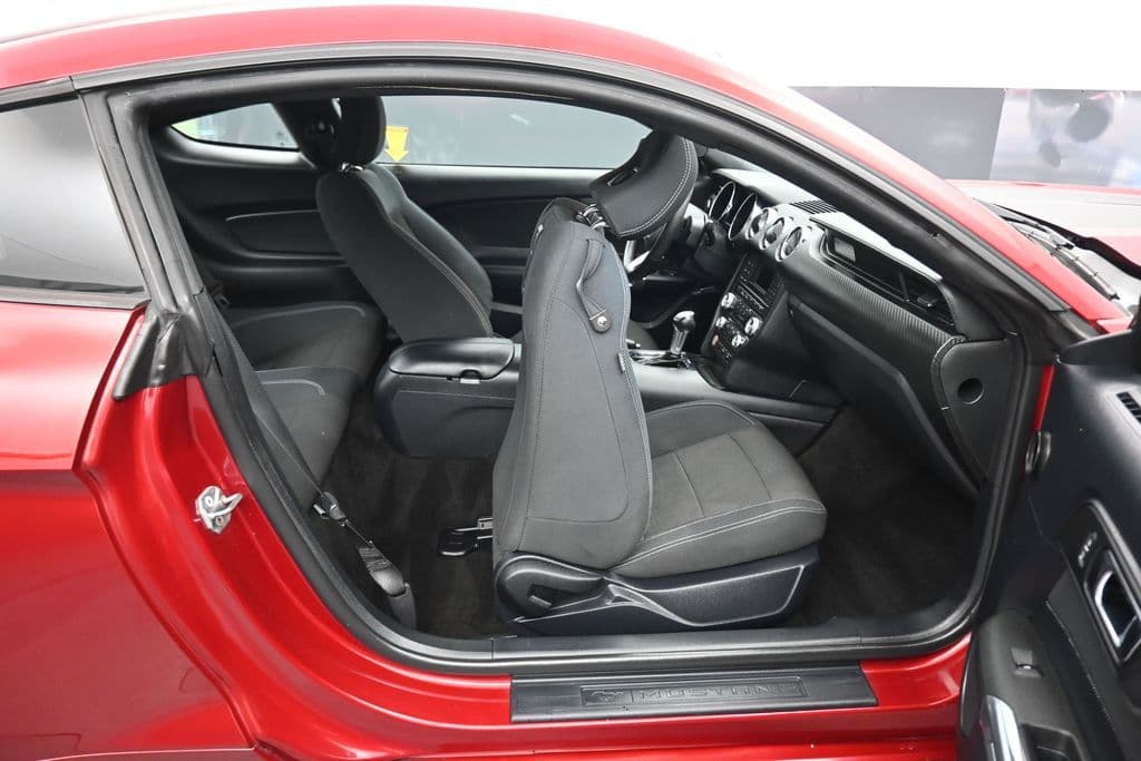 2016 Ford Mustang V6, photo 35 of 52