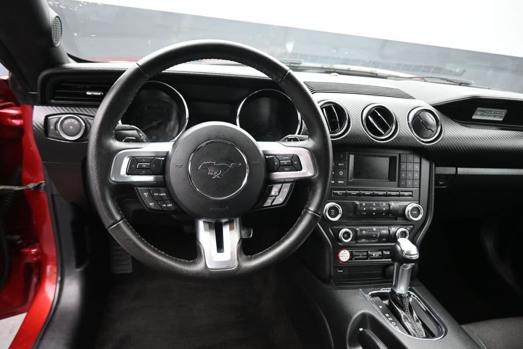 2016 Ford Mustang V6, photo 14 of 52