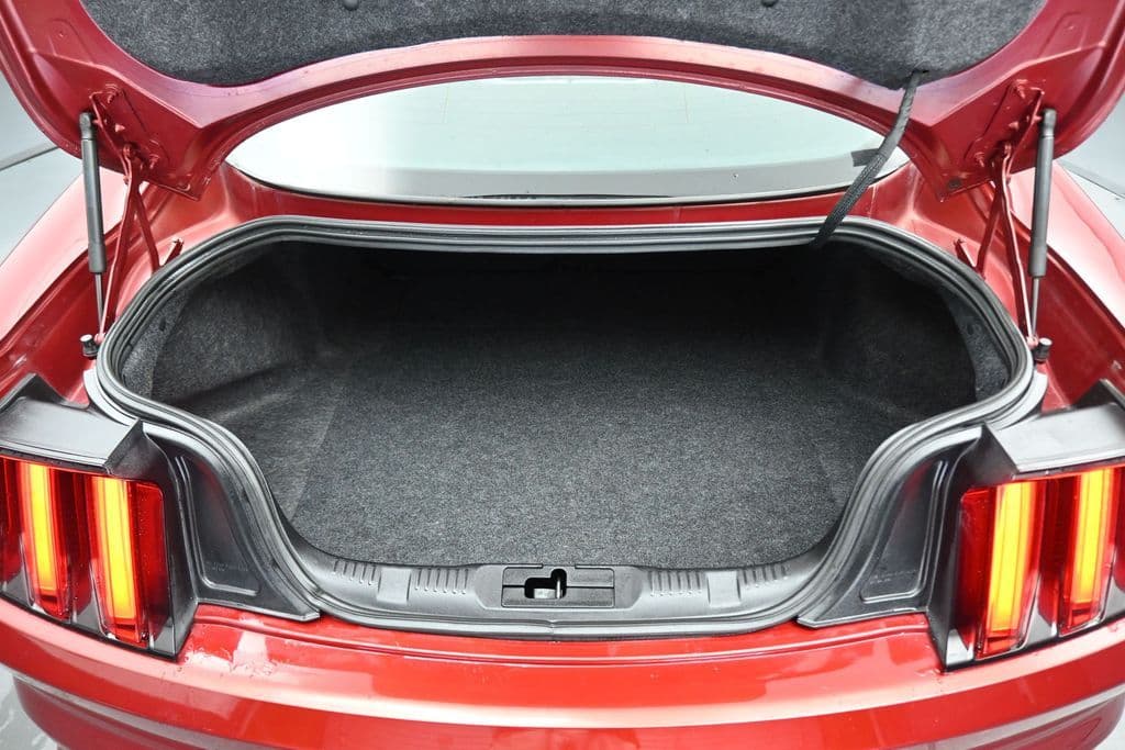 2016 Ford Mustang V6, photo 39 of 52