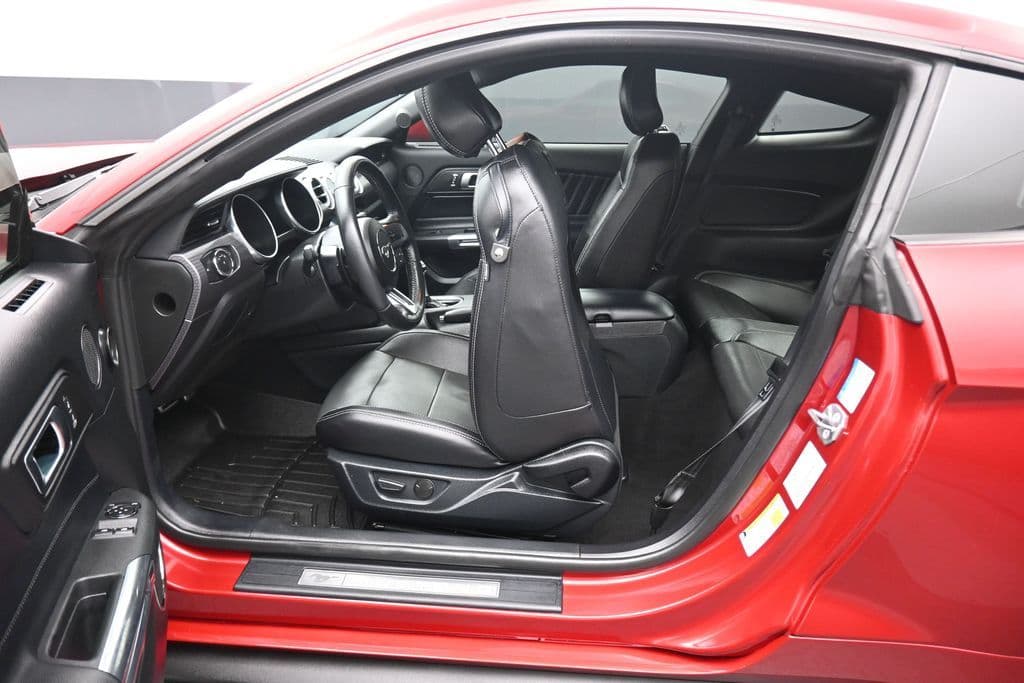 2020 Ford Mustang GT Premium, photo 31 of 55